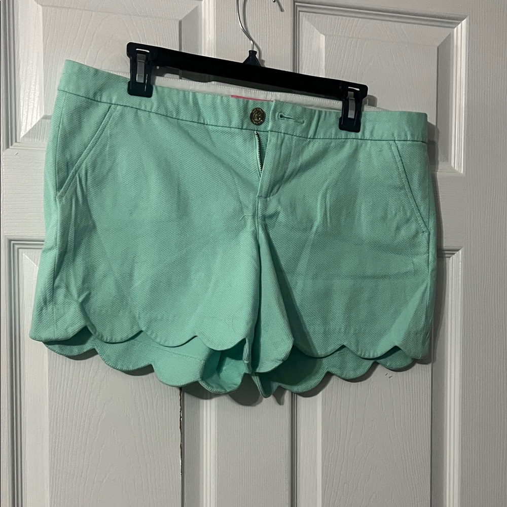 Lilly Pulitzer The Buttercup Short Light green Solid Scalloped